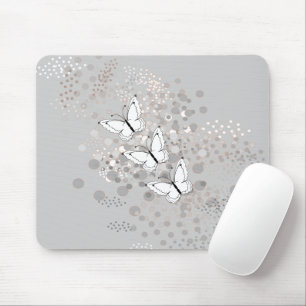 Drei weiße Schmetterlinge Mousepad