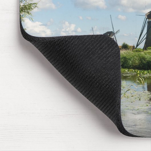Drei Windmühlen und ein Kanal mousepad (Ecke)