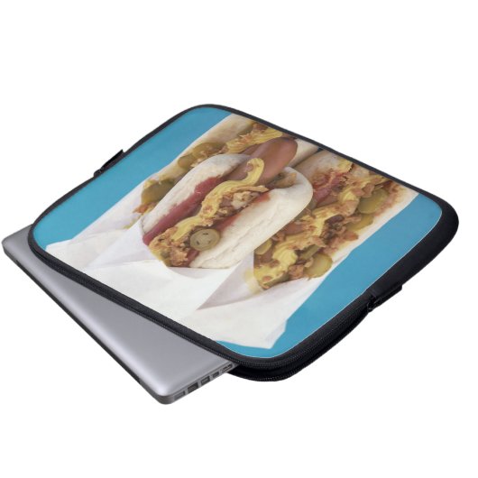 Drei Würstchen in den Brötchen Laptopschutzhülle (Vorne Knopf)