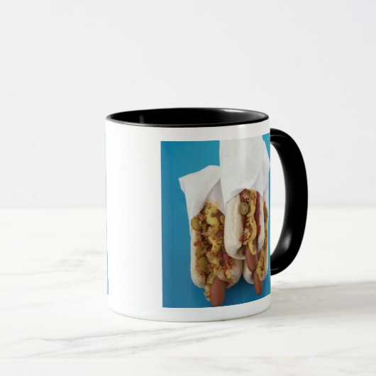 Drei Würstchen in den Brötchen Tasse (VorderseiteRechts)