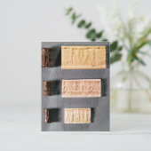 Drei Zylinder-Siegel mit Eindrücken, Postkarte (Stehend Vorderseite)