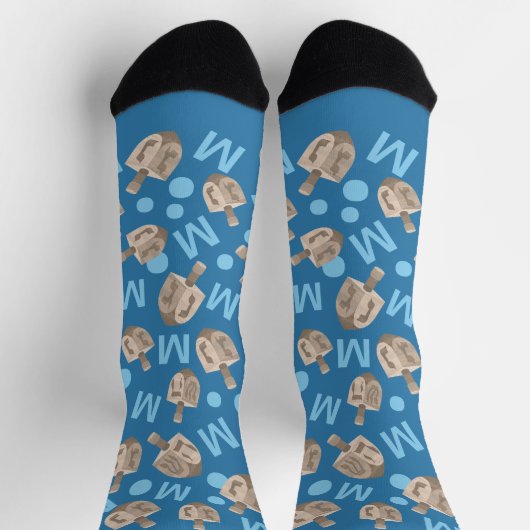 Dreidel Rustikale Eiche Optionale Monogram Hanukka Socken (Oben)