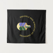 DREIDELS AND MIRACLES OF HANUKKAH WANDTEPPICH (Vorderseite (Horizontal))