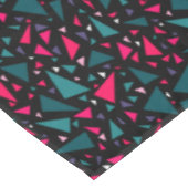 Dreiecke blaue Scharffarben auf schwarzem Hintergr Tischdecke (Schrägansicht)