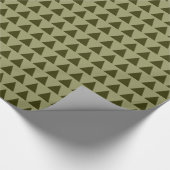 Dreiecke - Dunkles Olive auf Khaki Geschenkpapier (Ecke)