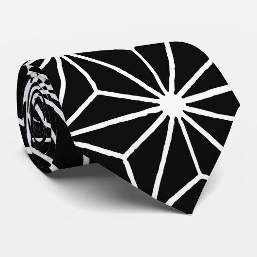 Dreiecke im Art Deco Stil in Schwarz und Weiß Krawatte (Gerollt)