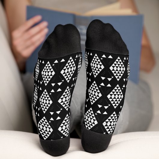 Dreiecke mit weißer Geometrie Socken (Unterseite)