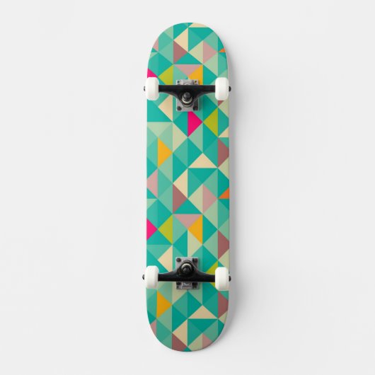 Dreiecke Muster Skateboard (Vorderseite)