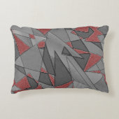 Dreieckige raue Ausschnitte über rotem Hintergrund Dekokissen (Vorderseite)