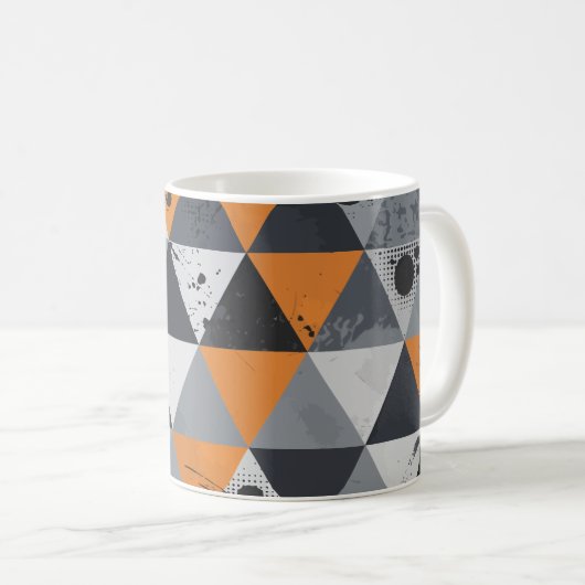 Dreiecksdesign in Orange, Schwarz und Grau Kaffeetasse (VorderseiteRechts)