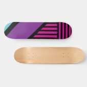 Dreiecksstreifen - rosa, Lila, blau und schwarz Skateboard (Horizontal)