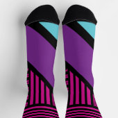 Dreiecksstreifen - rosa, Lila, blau und schwarz Socken (Oben)