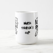 Dreier-Spritzen-Krankenschwestern nennen sich Shot Kaffeetasse (Mittel)