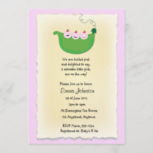 Dreiergruppe-Mädchen-Erbsen in einer Einladung