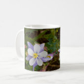 Dreiergruppen und neue Blüte Kaffeetasse (Vorderseite Links)