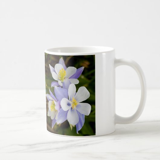 Dreiergruppen und neue Blüte Kaffeetasse (Rechts)