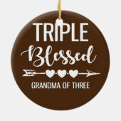 Dreifach gesegnetes Oma von drei Großkindern Keramik Ornament (Hinten)