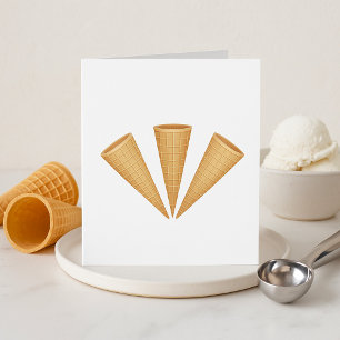 Dreifacher Waffel-Eiscreme-Kegel Sommer-Nachtisch Einladung