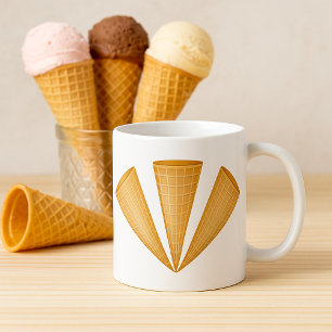 Dreifacher Waffel-Eiscreme-Kegel Sommerdessert Kaffeetasse