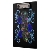 Dreifachschwarzer Tag der Toten Schädel Blaue Rose Klemmbrett (Links)