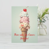 Dreigriffige Eiscreme Sundae Geburtstagskarte Einladung (Stehend Vorderseite)