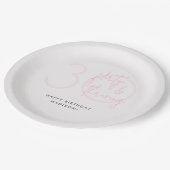 Dreißig, Kokett florierende Moderne Rosa 30. Gebur Pappteller (Schrägansicht)