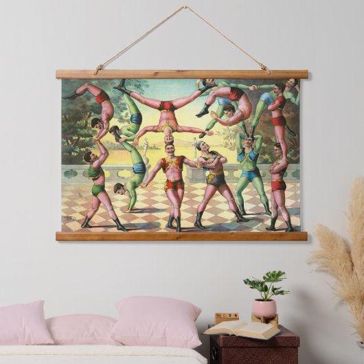 Dreizehn Männer machen Akrobatik Wandteppich Mit Holzrahmen (Schlafzimmer)