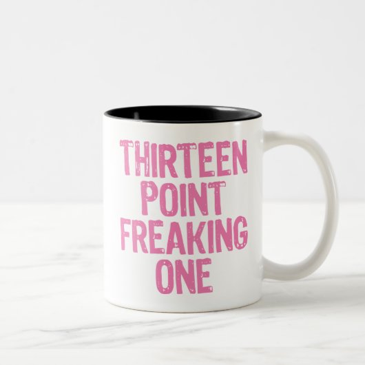dreizehn Punkt, der eine Tasse ausflippt (Rechts)