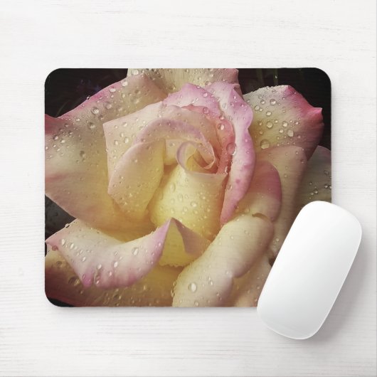 drenched in dew mousepad (Mit Mouse)