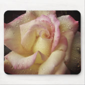 drenched in dew mousepad (Vorne)