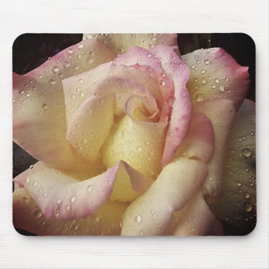 drenched in dew mousepad (Vorne)