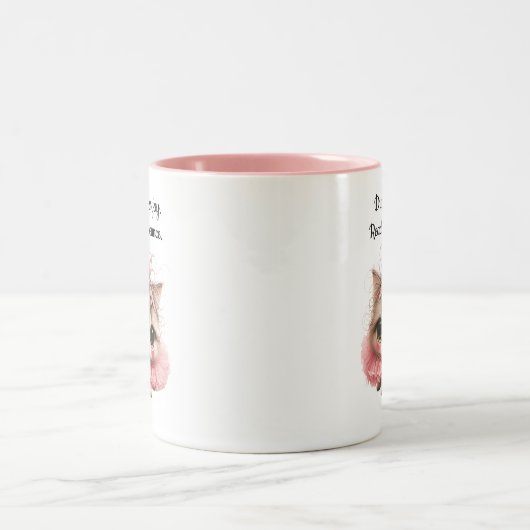 Dressed for joy, ready to pounce. – Kitten Mug Zweifarbige Tasse (Mittel)