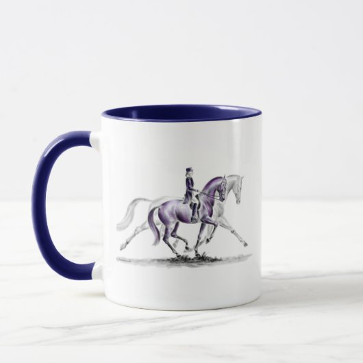 Dressurpferd in Trot Piaffe Tasse (Links)