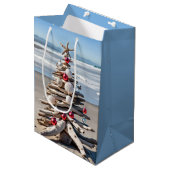 Driftwood Christmas Tree Mittlere Geschenktüte (Vorderseite Schrägansicht)