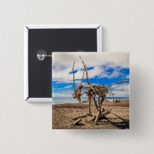 Driftwood-Kunstwerk am Hokitika Beach, Neuseeland Button