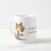 Drink Coffee. Avoid Humans. Whimsical Fox Funny Kaffeetasse (Vorderseite Links)