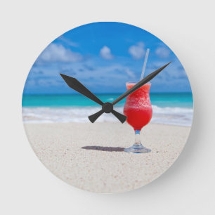 Drink On Beach wall clock Runde Wanduhr