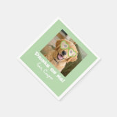 Drinks on Me Cute Fun Dog Photo Modern Green Serviette (Ecke)