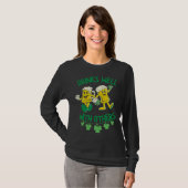 Drinks Well With Others St Patrick s Day Drunk Be T-Shirt (Vorne ganz)