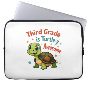 Dritte Klasse Turtle-y Awesome 3. Klasse Zurück zu Laptopschutzhülle