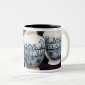 Drogengläser der Apotheker, c.1740 Zweifarbige Tasse (VorderseiteRechts)