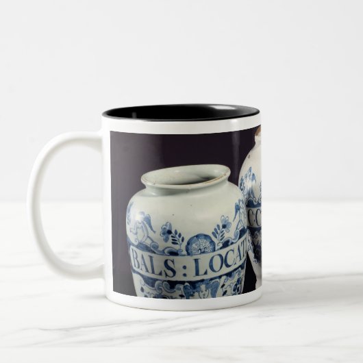 Drogengläser der Apotheker, c.1740 Zweifarbige Tasse (Links)