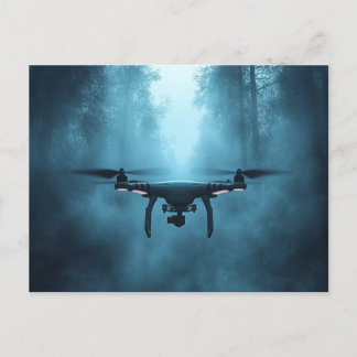 Drohne im Foggy Forest Postcard Postkarte