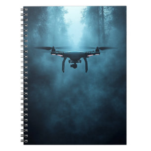 Drohne in Misty Forest Spiral Notebook Notizblock