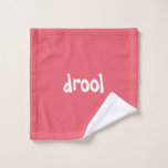"drool" Funny Quirky Niedlich Minimalistisch Waschlappen<br><div class="desc">"drool" lustiges, sonderbares, niedliches, minimales, lustiges Design. In einer fröhlichen Pfirsichfarbe ist es Teil einer Reihe von Essen, Trinken, Spielen, Drool in der Stripte Süßigkeiten Kollektion mit einem spielerischen lustigen Schriftart, der zentriert ist. Passen Sie es an! Personalisiere es! Machen Sie es zum perfekten glücklichen "Fru"! Mix und spiele mit...</div>