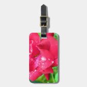 Droplets on Petals Luggage Tag Gepäckanhänger (Vorderseite vertikal)