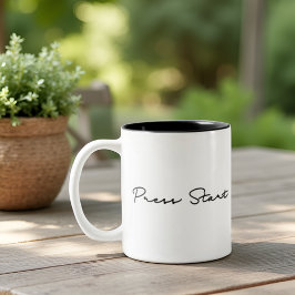 Drücken Sie die Taste Retro Gaming. Zweifarbige Tasse