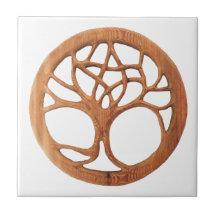 Druide-Baum mit verstecktem keltischem Pentagramm