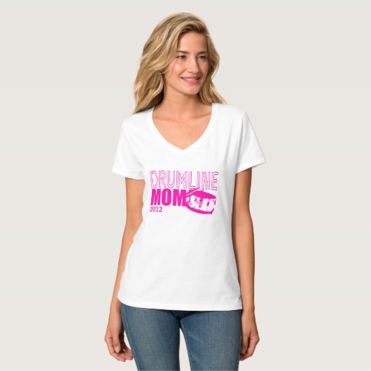 Drumline-Mama rosa mit Datum T-Shirt (Vorderseite Vollansicht)