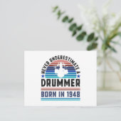 Drummer geboren 1948 80th Birthday Drumming Gift V Postkarte (Stehend Vorderseite)